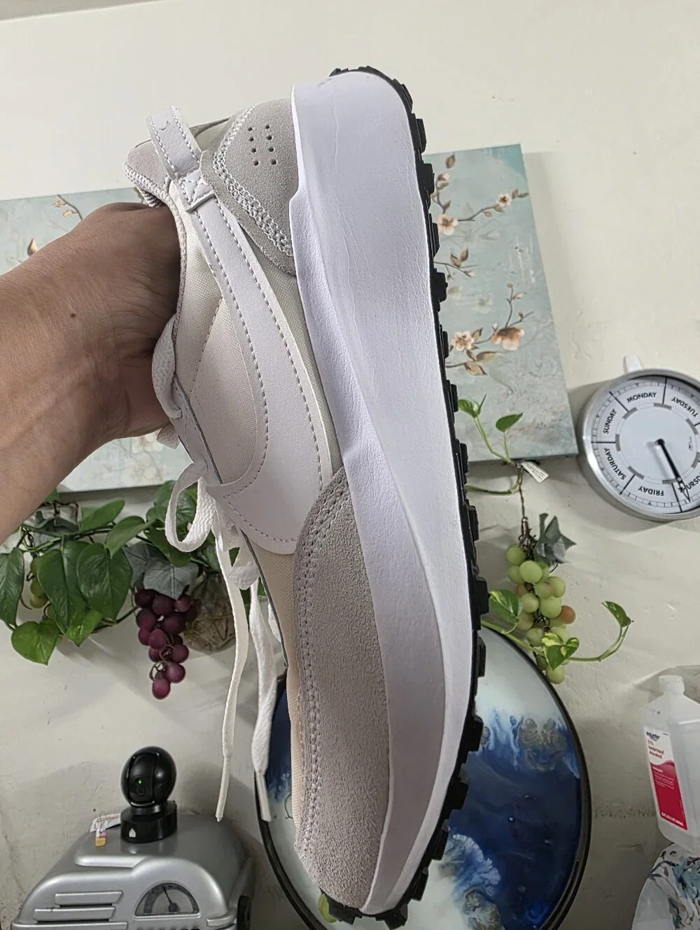 Nike Men's  Waffle Beige and White Retro Runner Sneakers Size 8